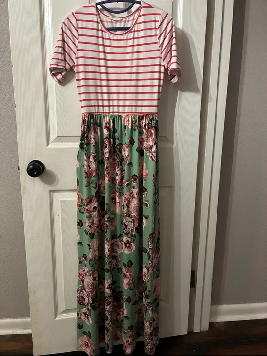 Reborn J Dresses & Skirts - Reborn J Women’s Small Striped Top with Green Floral Maxi Dress